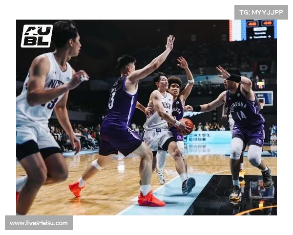 AUBL小组赛清华大学98-55大胜香港大学隰泰诚砍下15分9篮板统治内线